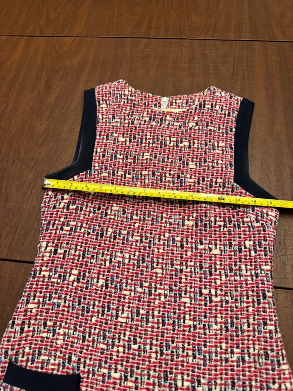 Vintage Sleeveless Pink Tweed Mini Dress with Black Accent Pockets - Picture 6 of 8